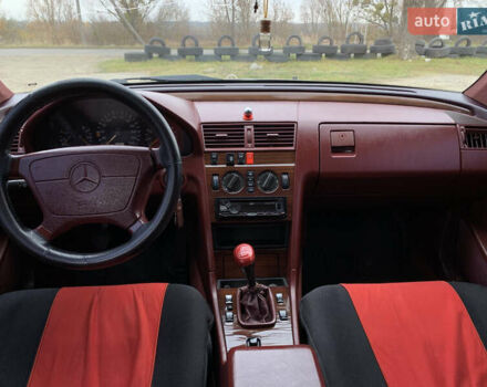 Бежевый Мерседес Ц-Класс, объемом двигателя 1.8 л и пробегом 381 тыс. км за 3650 $, фото 19 на Automoto.ua