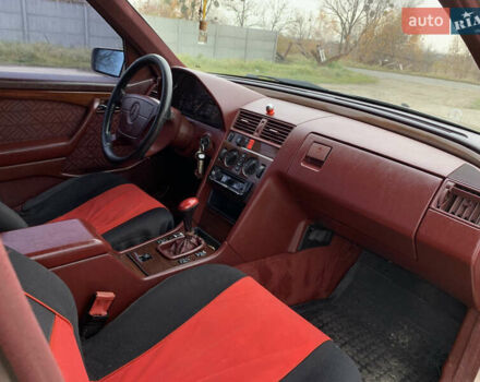 Бежевый Мерседес Ц-Класс, объемом двигателя 1.8 л и пробегом 381 тыс. км за 3650 $, фото 15 на Automoto.ua