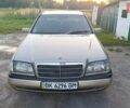 Бежевий Мерседес Ц-Клас, об'ємом двигуна 2 л та пробігом 300 тис. км за 1599 $, фото 4 на Automoto.ua