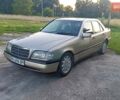 Бежевий Мерседес Ц-Клас, об'ємом двигуна 2 л та пробігом 300 тис. км за 1599 $, фото 1 на Automoto.ua