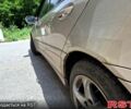 Бежевий Мерседес Ц-Клас, об'ємом двигуна 2 л та пробігом 303 тис. км за 2700 $, фото 1 на Automoto.ua