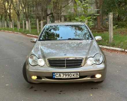 Бежевый Мерседес Ц-Класс, объемом двигателя 1.8 л и пробегом 248 тыс. км за 3749 $, фото 2 на Automoto.ua
