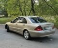Бежевый Мерседес Ц-Класс, объемом двигателя 1.8 л и пробегом 248 тыс. км за 3749 $, фото 3 на Automoto.ua
