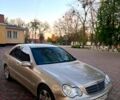 Бежевый Мерседес Ц-Класс, объемом двигателя 1.8 л и пробегом 300 тыс. км за 2900 $, фото 1 на Automoto.ua