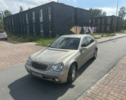 Бежевий Мерседес Ц-Клас, об'ємом двигуна 1.8 л та пробігом 247 тис. км за 4299 $, фото 1 на Automoto.ua