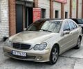 Бежевий Мерседес Ц-Клас, об'ємом двигуна 1.8 л та пробігом 240 тис. км за 4100 $, фото 1 на Automoto.ua