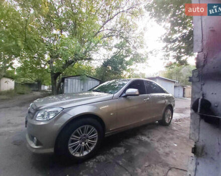 Бежевый Мерседес Ц-Класс, объемом двигателя 1.8 л и пробегом 185 тыс. км за 7400 $, фото 10 на Automoto.ua