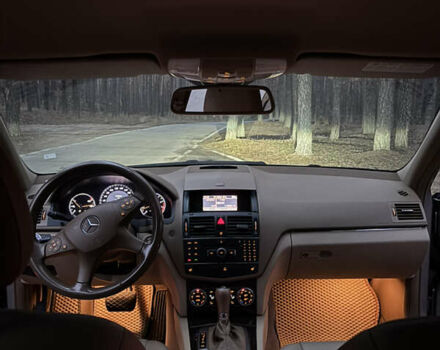 Бежевий Мерседес Ц-Клас, об'ємом двигуна 1.8 л та пробігом 183 тис. км за 9800 $, фото 7 на Automoto.ua