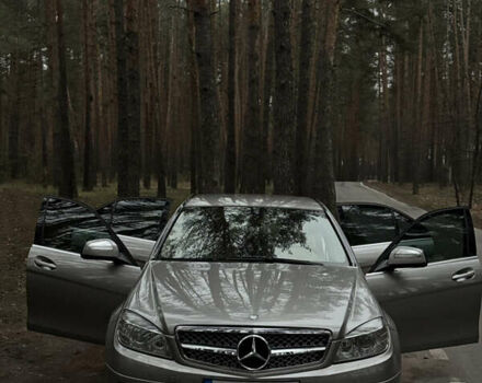 Бежевий Мерседес Ц-Клас, об'ємом двигуна 1.8 л та пробігом 183 тис. км за 9800 $, фото 5 на Automoto.ua