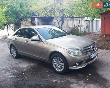 Бежевый Мерседес Ц-Класс, объемом двигателя 1.8 л и пробегом 185 тыс. км за 7400 $, фото 4 на Automoto.ua