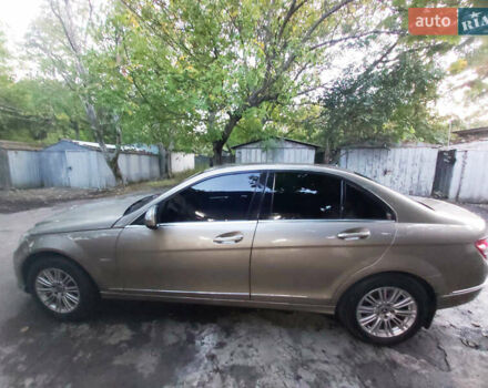 Бежевий Мерседес Ц-Клас, об'ємом двигуна 1.8 л та пробігом 185 тис. км за 6950 $, фото 9 на Automoto.ua