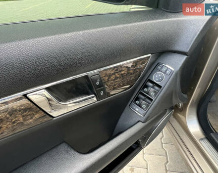 Бежевый Мерседес Ц-Класс, объемом двигателя 1.8 л и пробегом 182 тыс. км за 7800 $, фото 11 на Automoto.ua