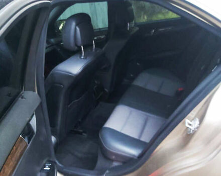 Бежевый Мерседес Ц-Класс, объемом двигателя 1.8 л и пробегом 185 тыс. км за 7400 $, фото 15 на Automoto.ua