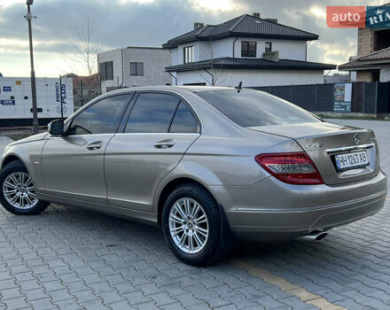 Бежевый Мерседес Ц-Класс, объемом двигателя 1.8 л и пробегом 182 тыс. км за 7800 $, фото 2 на Automoto.ua