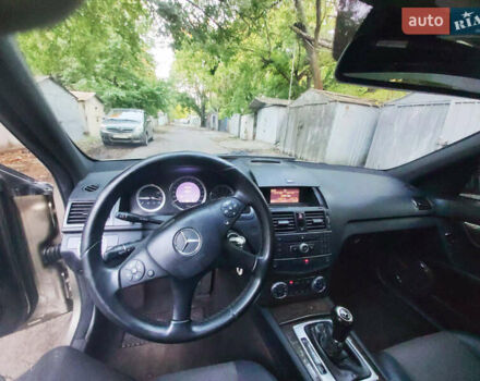 Бежевый Мерседес Ц-Класс, объемом двигателя 1.8 л и пробегом 185 тыс. км за 7400 $, фото 13 на Automoto.ua