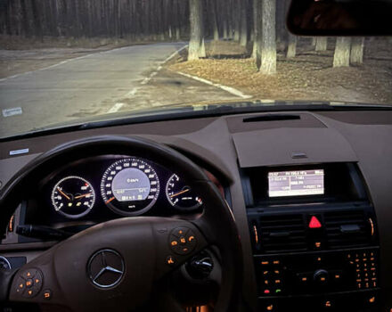 Бежевий Мерседес Ц-Клас, об'ємом двигуна 1.8 л та пробігом 183 тис. км за 9800 $, фото 12 на Automoto.ua