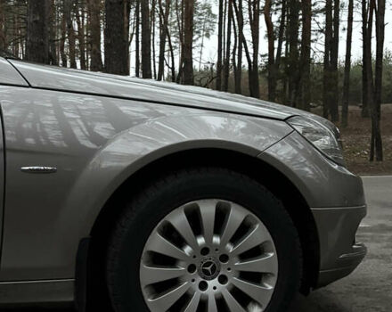 Бежевий Мерседес Ц-Клас, об'ємом двигуна 1.8 л та пробігом 183 тис. км за 9800 $, фото 3 на Automoto.ua