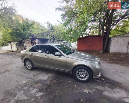 Бежевый Мерседес Ц-Класс, объемом двигателя 1.8 л и пробегом 185 тыс. км за 7400 $, фото 5 на Automoto.ua