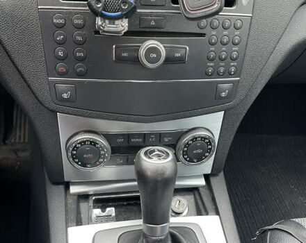 Бежевий Мерседес Ц-Клас, об'ємом двигуна 1.8 л та пробігом 155 тис. км за 7500 $, фото 7 на Automoto.ua