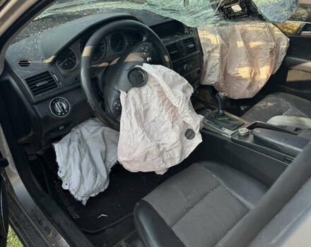 Бежевий Мерседес Ц-Клас, об'ємом двигуна 2.2 л та пробігом 100 тис. км за 2600 $, фото 7 на Automoto.ua