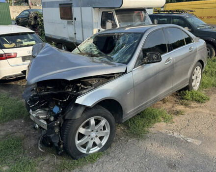 Бежевий Мерседес Ц-Клас, об'ємом двигуна 2.2 л та пробігом 100 тис. км за 2600 $, фото 4 на Automoto.ua