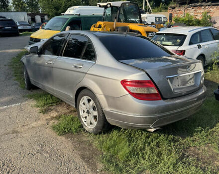 Бежевий Мерседес Ц-Клас, об'ємом двигуна 2.2 л та пробігом 100 тис. км за 2600 $, фото 2 на Automoto.ua