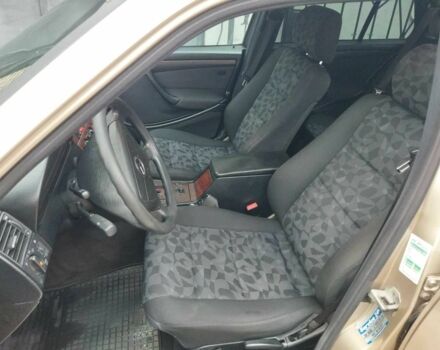 Бежевый Мерседес Ц-Класс, объемом двигателя 2.2 л и пробегом 520 тыс. км за 3700 $, фото 7 на Automoto.ua