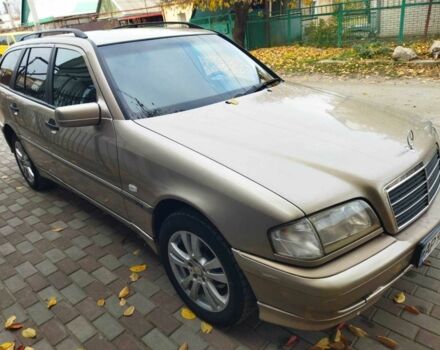 Бежевый Мерседес Ц-Класс, объемом двигателя 2.2 л и пробегом 520 тыс. км за 3700 $, фото 4 на Automoto.ua