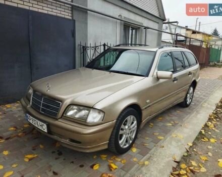 Бежевий Мерседес Ц-Клас, об'ємом двигуна 2.2 л та пробігом 520 тис. км за 3700 $, фото 9 на Automoto.ua