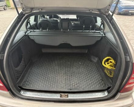 Бежевый Мерседес Ц-Класс, объемом двигателя 2.2 л и пробегом 40 тыс. км за 3200 $, фото 11 на Automoto.ua