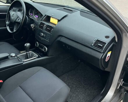 Бежевий Мерседес Ц-Клас, об'ємом двигуна 1.8 л та пробігом 204 тис. км за 8200 $, фото 28 на Automoto.ua