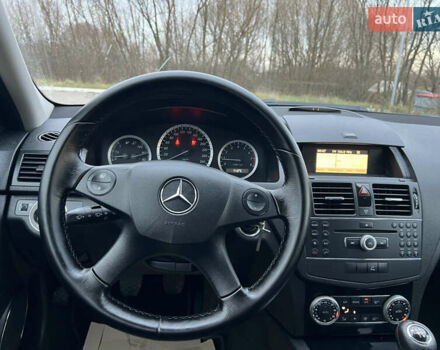 Бежевий Мерседес Ц-Клас, об'ємом двигуна 1.8 л та пробігом 204 тис. км за 8200 $, фото 14 на Automoto.ua