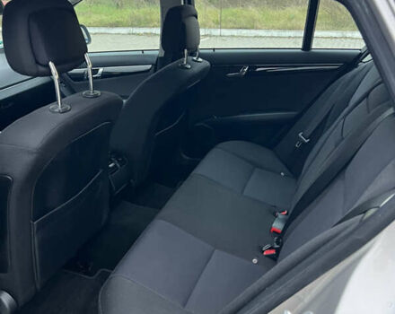 Бежевий Мерседес Ц-Клас, об'ємом двигуна 1.8 л та пробігом 204 тис. км за 8200 $, фото 35 на Automoto.ua