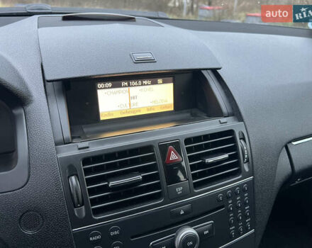 Бежевий Мерседес Ц-Клас, об'ємом двигуна 1.8 л та пробігом 204 тис. км за 8200 $, фото 26 на Automoto.ua