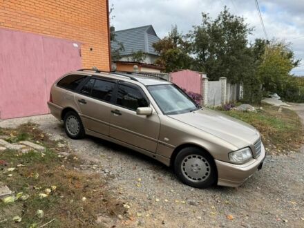 Мерседес Ц-Класс 1999 в Полтаве на Automoto.ua Бежевый Мерседес Ц-Класс, объемом двигателя 2 л и пробегом 260 тыс. км за 2800 $, фото 1 на Automoto.ua