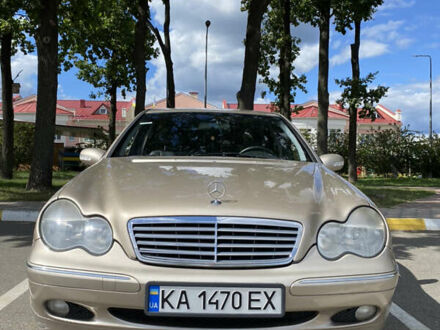 Мерседес Ц-Класс 2001 в Киеве на Automoto.ua Бежевый Мерседес Ц-Класс, объемом двигателя 2 л и пробегом 171 тыс. км за 5100 $, фото 1 на Automoto.ua