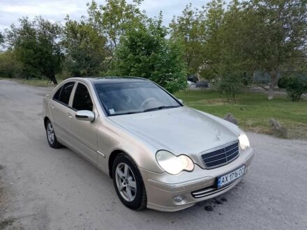 Мерседес Ц-Класс 2003 в Кременчуге на Automoto.ua Бежевый Мерседес Ц-Класс, объемом двигателя 1.8 л и пробегом 300 тыс. км за 4500 $, фото 1 на Automoto.ua