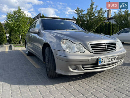 Мерседес Ц-Класс 2006 в Белой Церкве на Automoto.ua Бежевый Мерседес Ц-Класс, объемом двигателя 1.8 л и пробегом 355 тыс. км за 5550 $, фото 1 на Automoto.ua