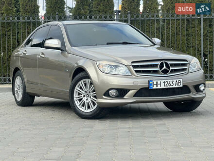 Бежевый Мерседес Ц-Класс, объемом двигателя 1.8 л и пробегом 182 тыс. км за 7800 $, фото 1 на Automoto.ua