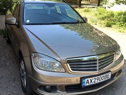 Мерседес Ц-Класс 2010 в Константиновке на Automoto.ua Бежевый Мерседес Ц-Класс, объемом двигателя 2.14 л и пробегом 130 тыс. км за 9000 $, фото 1 на Automoto.ua