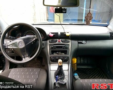 Чорний Мерседес Ц-Клас, об'ємом двигуна 2 л та пробігом 350 тис. км за 5000 $, фото 5 на Automoto.ua
