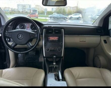 Черный Мерседес Ц-Класс, объемом двигателя 2 л и пробегом 295 тыс. км за 5600 $, фото 1 на Automoto.ua