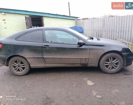 Черный Мерседес Ц-Класс, объемом двигателя 1.8 л и пробегом 350 тыс. км за 5000 $, фото 3 на Automoto.ua