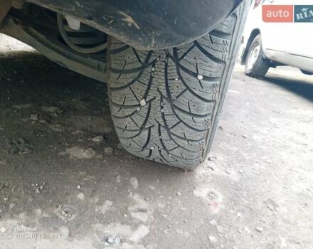 Черный Мерседес Ц-Класс, объемом двигателя 1.8 л и пробегом 350 тыс. км за 5000 $, фото 9 на Automoto.ua