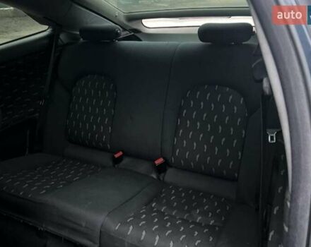 Черный Мерседес Ц-Класс, объемом двигателя 1.8 л и пробегом 300 тыс. км за 3300 $, фото 3 на Automoto.ua