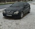 Черный Мерседес Ц-Класс, объемом двигателя 2.1 л и пробегом 450 тыс. км за 6500 $, фото 1 на Automoto.ua