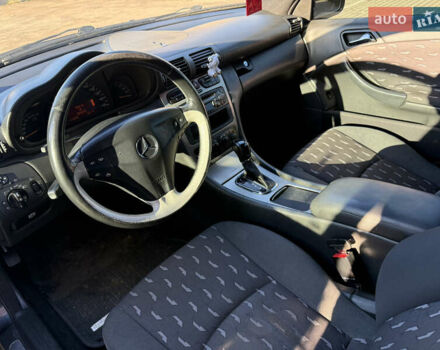 Чорний Мерседес Ц-Клас, об'ємом двигуна 1.8 л та пробігом 250 тис. км за 3350 $, фото 8 на Automoto.ua