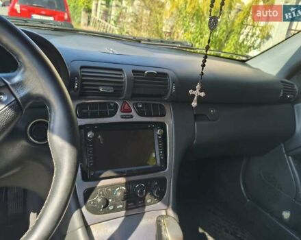 Черный Мерседес Ц-Класс, объемом двигателя 2.1 л и пробегом 480 тыс. км за 4200 $, фото 2 на Automoto.ua