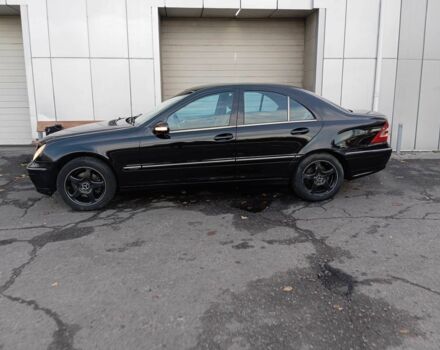 Черный Мерседес Ц-Класс, объемом двигателя 0 л и пробегом 1 тыс. км за 5000 $, фото 3 на Automoto.ua