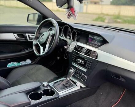 Черный Мерседес Ц-Класс, объемом двигателя 1.8 л и пробегом 197 тыс. км за 11850 $, фото 7 на Automoto.ua